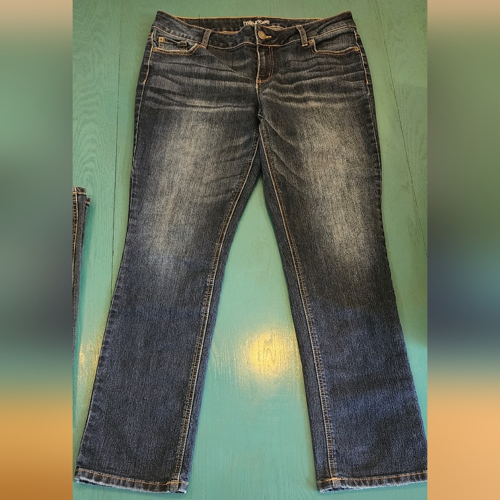 3/$25- Maurices 13/14 REG Straight Leg